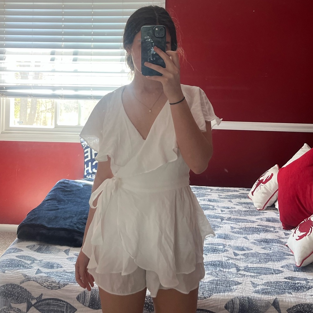 NWT Boutique White Romper Graduation - size Medium but fits like a small